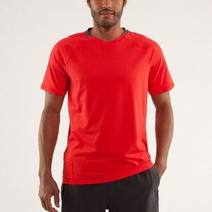LULULEMON Focus V tee shirt